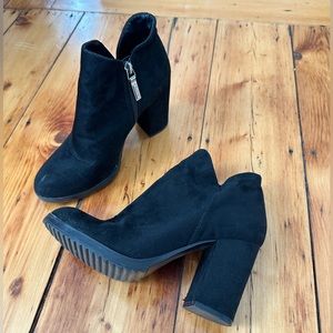 BERSHKA black heeled ankle boots